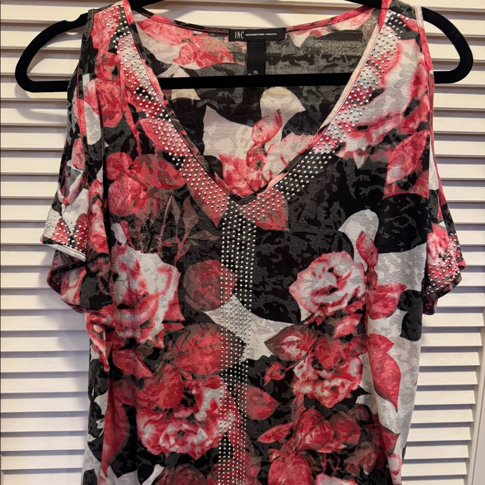 INC cold shoulder floral top
